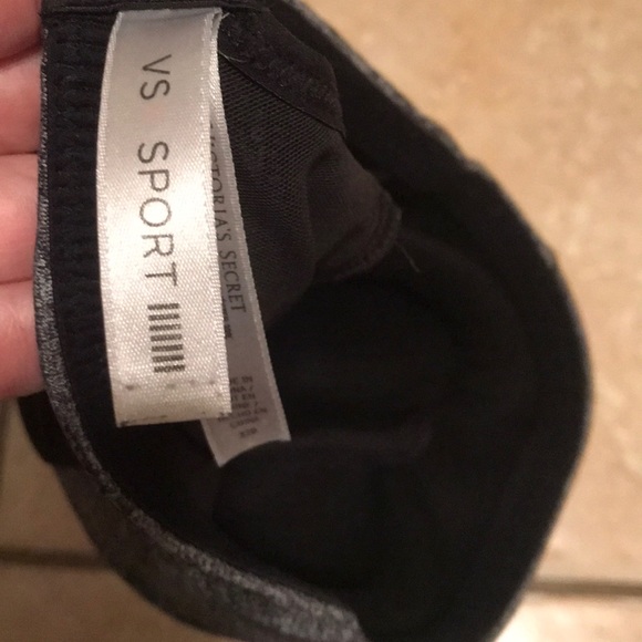 Victoria’s Secret VSX Sports Bra Size 32D - Picture 3 of 3